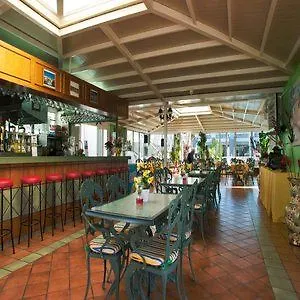 מלון Montana Club פוארטו דל כרמן